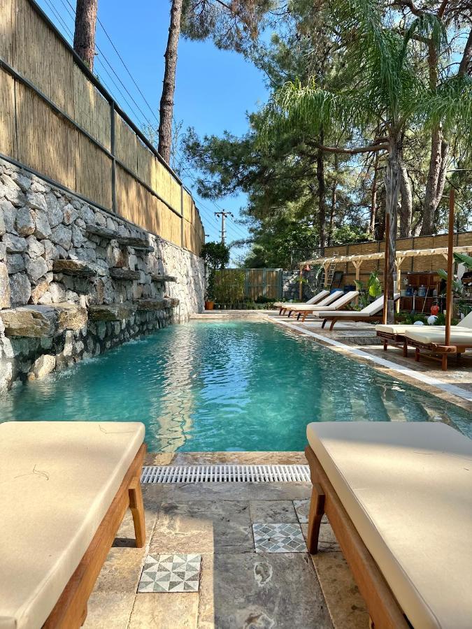 Esmahan Forest And Pool By Zehra Suites マルマリス エクステリア 写真